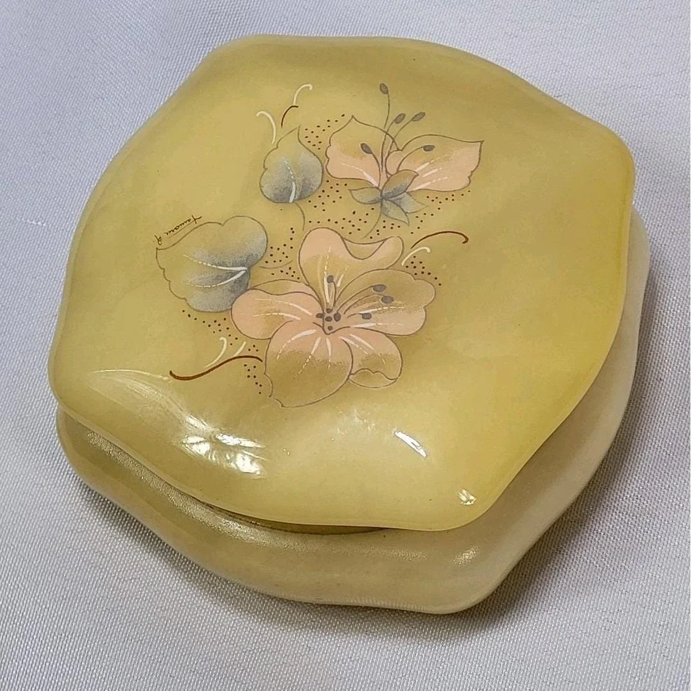 Vintage Hand Painted Porcelain Trinket Box Floral‎ Golden Tone Hinged